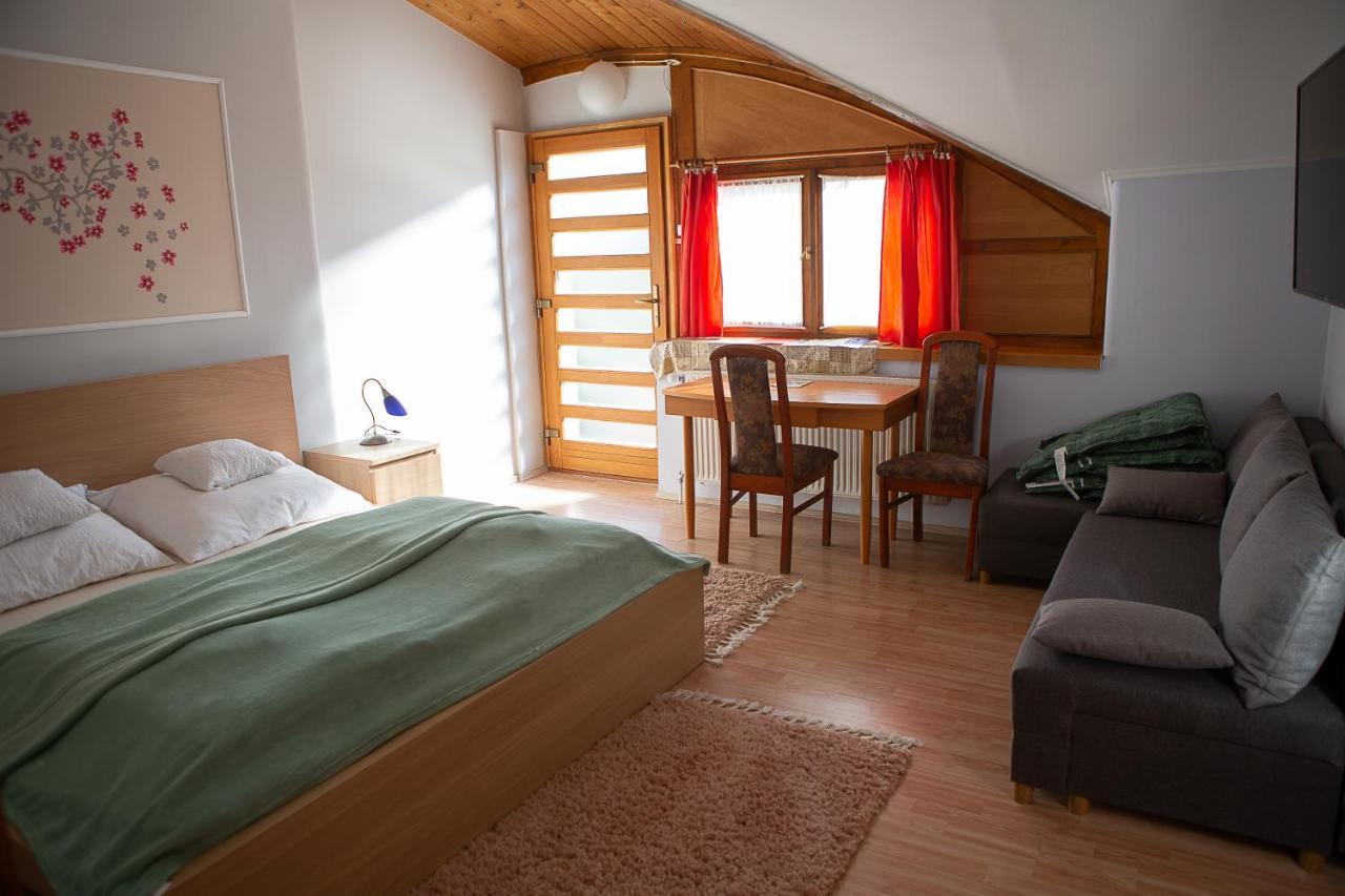 Hunyadi Panzió-Apartman Mako Bagian luar foto
