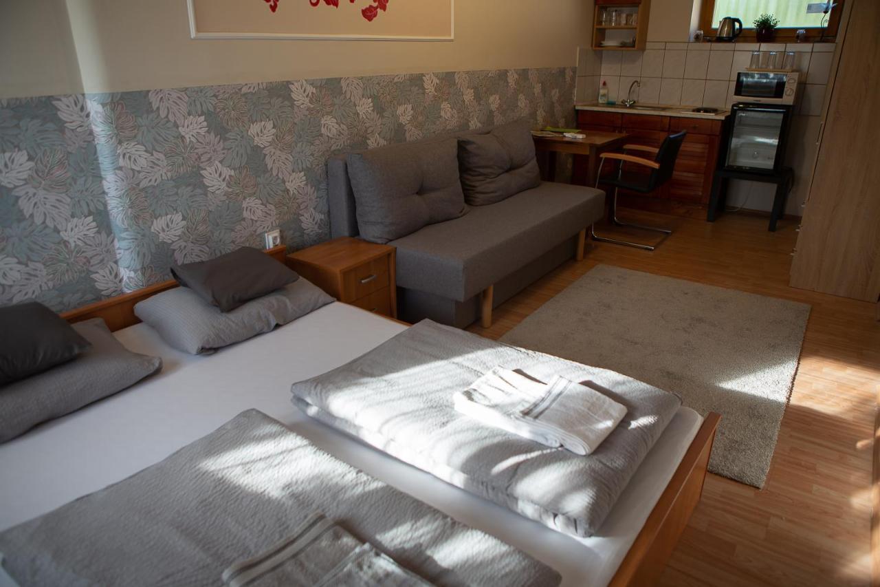 Hunyadi Panzió-Apartman Mako Bagian luar foto